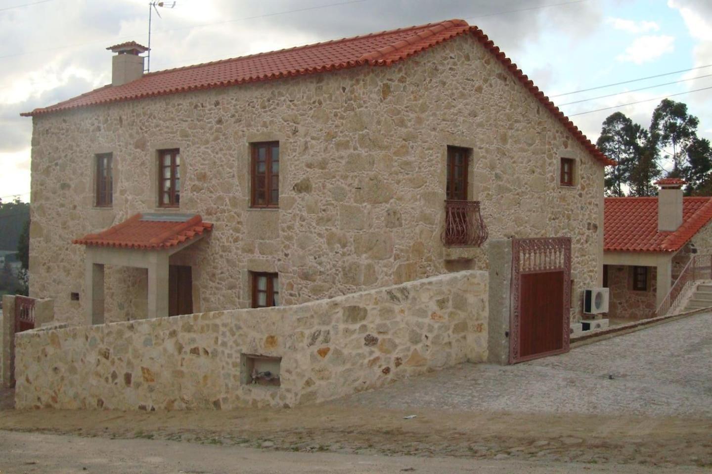 הוילה אוליביירה דה אזמיס Casa Da Trapa מראה חיצוני תמונה